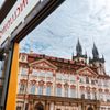 Praha viděná z Hop On busu: krásné památky, Kafka, pivo, rum i sexshopy