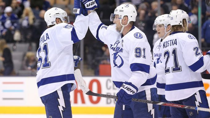 Steven Stamkos a Valtteri Filppula z Tampy Bay