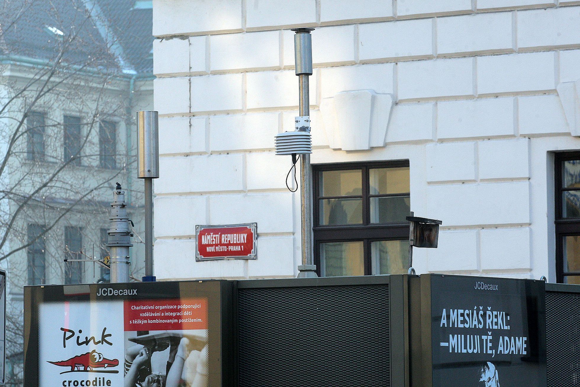 Praha ve smogu zahalena