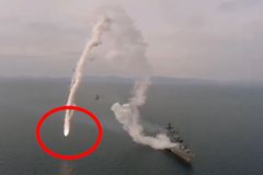 Video: Ruská loď odpálila střelu a posádka zatajila dech. K tragédii bylo blízko