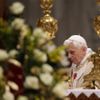 Papež Benedikt XVI. během mše ve Vatikánu