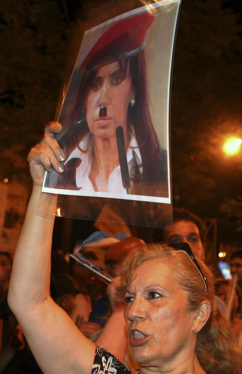 Foto: Proti argentinské prezidentce vytáhly do ulic statisíce lidí