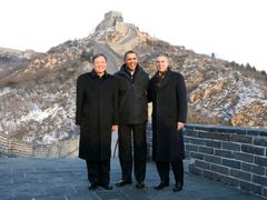 Huntsman (vpravo) s Barackem Obamou ještě jako velvyslanec v Číně