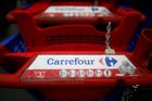 Řetězec Carrefour ve Francii kvůli inflaci zmrazí ceny. Týká se to stovky výrobků