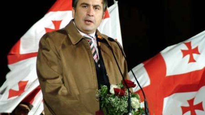 Gruzínský prezident Michail Saakašvili během projevu k druhému výročí tzv. růžové revoluce.