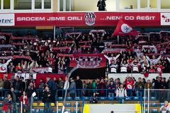 Orli krouží nad Rakouskem. 300 fans Znojma táhlo na Vídeň