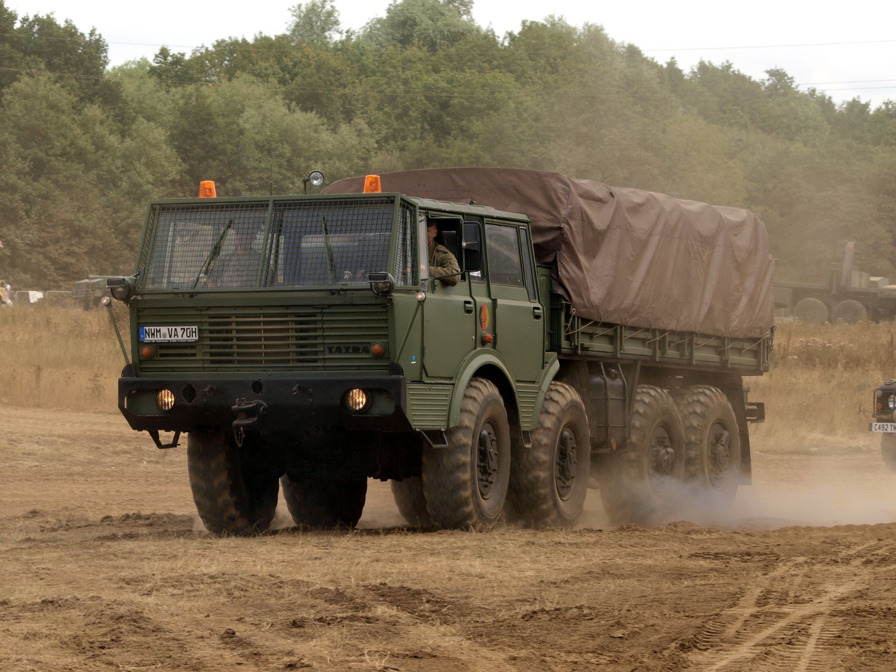Tatra 813