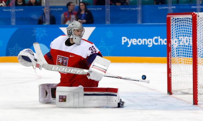 Překonaný Pavel Francouz inkasuje gól v zápase o 3. místo Česko - Kanada na ZOH 2018