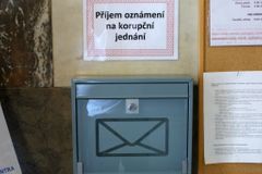 Pište Babišovi. Úřad zřídil schránku proti korupci