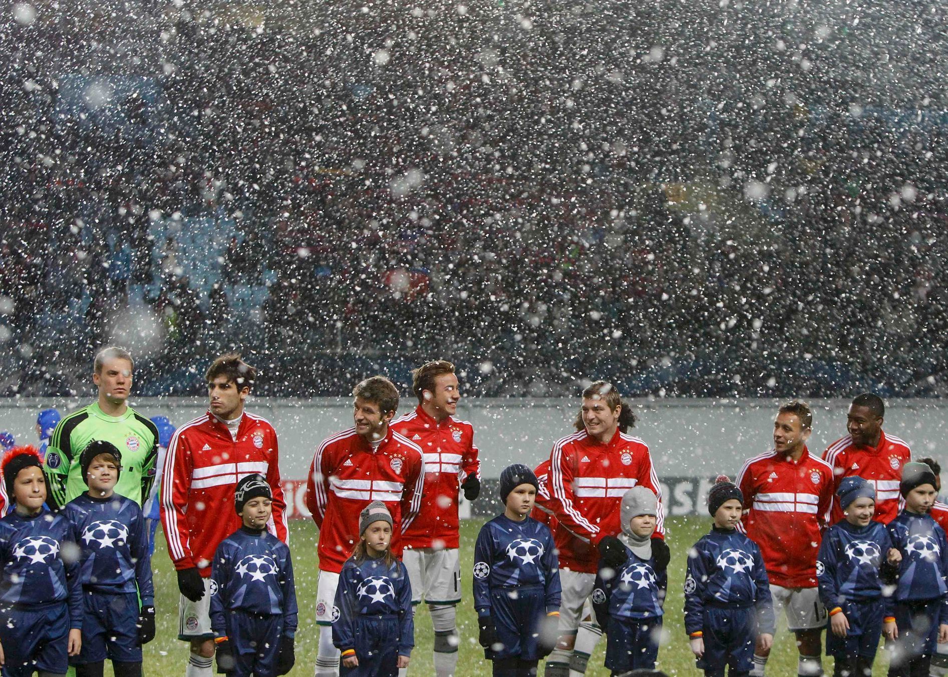 Hráči Bayernu před zápasem v Moskvě