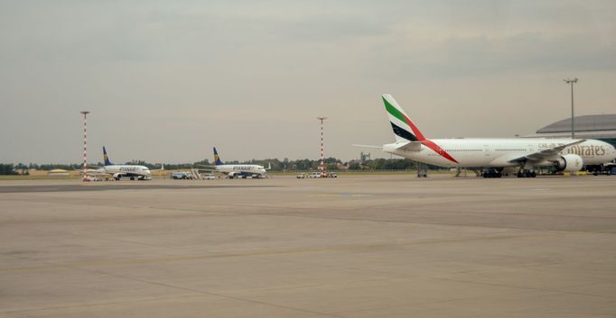 Letiště Václava Havla, Praha, Ryanair, Emirates