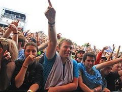 Lidé si festival užívají bez nepořádku