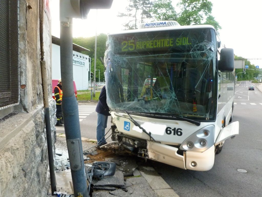 Nehoda autobusu v Liberci