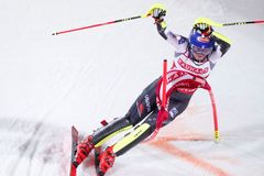 Shiffrinová vyhrála městský slalom ve Stockholmu a zajistila si slalomářský glóbus