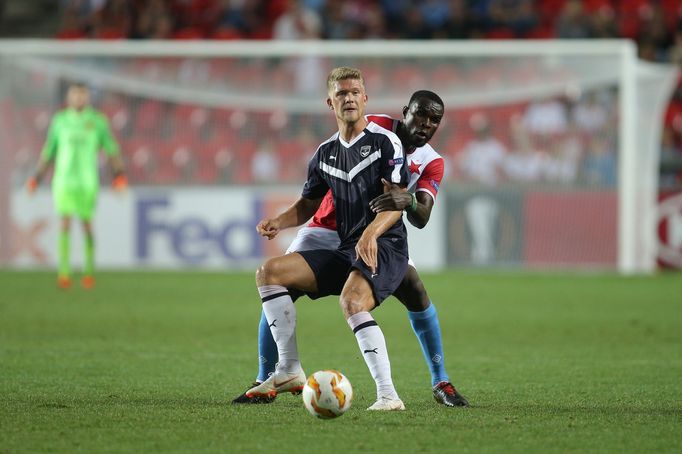 EL: Slavia vs. Bourdeaux: Andreas Cornelius, Michael Ngadeu