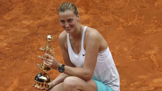 Prohlédněte si galerii z turnaje v Madridu, v němž Petra Kvitová vyhrála ženskou dvouhru a Tomáš Berdych v semifinále nestačil na Rafaela Nadala.