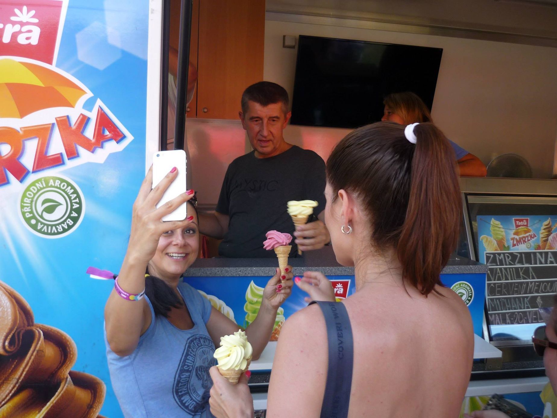 Babiš na Kryštofkempu točil zmrzlinu