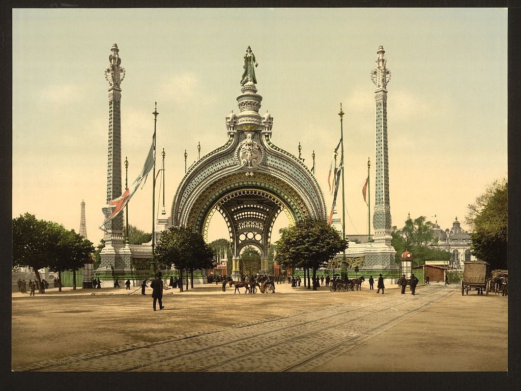 Paříž v době světové výstavy v roce 1900 na barevných fotkách