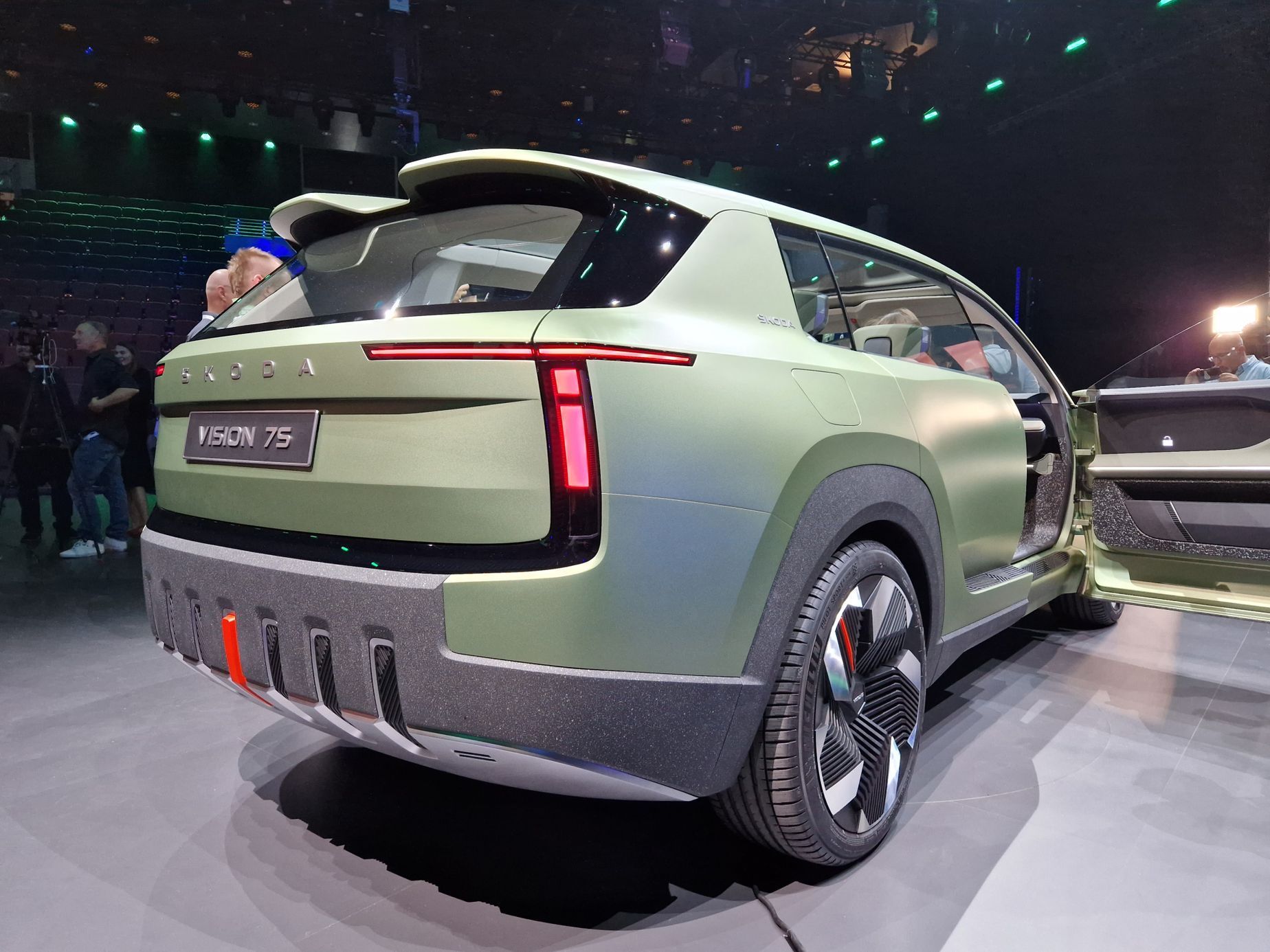 Škoda Vision 7S živě