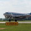 DC-3 na letišti v Ruzyni