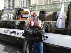 Šéf pirátů Ivan Bartoš a dvojka pirátské kandidátky Markéta Gregorová.