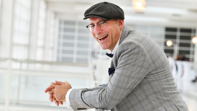 Německý spisovatel Ewald Arenz na Frankfurtském knižním veletrhu v říjnu 2019. Před pár dny mu v Česku vyšel román Dva životy.