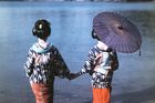 Své panenství dávaly do aukce. Snímky odhalují tajemství života japonských gejš