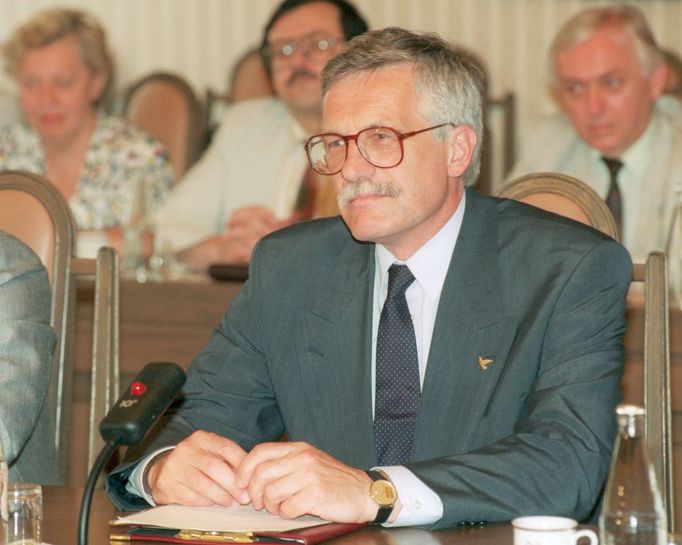 První vláda Václava Klause. Václav Klaus v ČNR jako nově zvolený český premiér, 2. Července 1992.