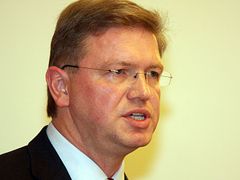 Český kandidát na eurokomisaře Štefan Füle je připraven zodpovědět otázku na jakékoli téma