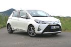 Nejlevnější hybrid v Česku je Toyota Yaris. Slibuje 3,3 litru na 100 km, jaká je realita?