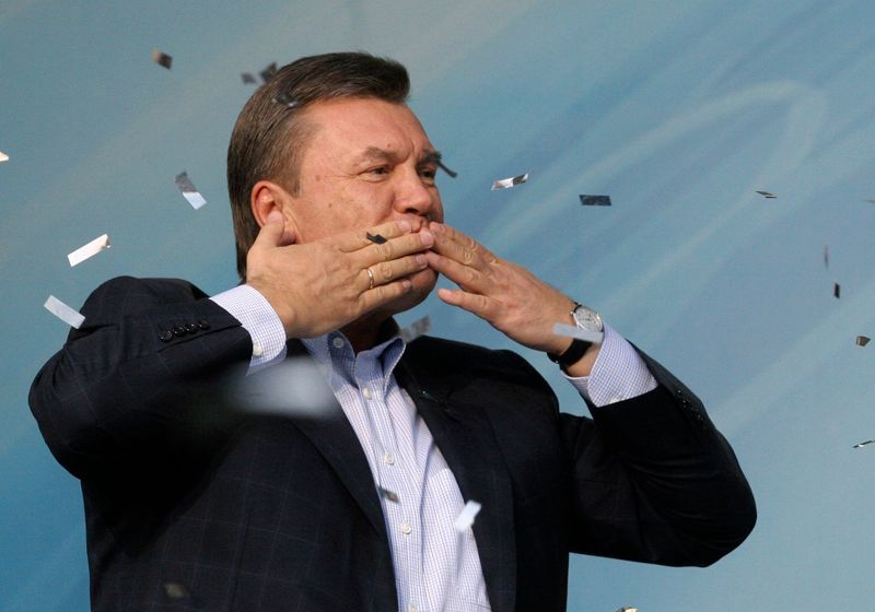 Parlament zůstává, vzkázal Janukovyč