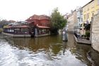 Praha kvůli výstraze před povodněmi zavírá náplavku i vrata na Čertovce