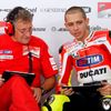 Testy MotoGP: Valentino Rossi s mechanikem