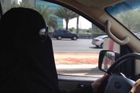 Průlom: Ženy v Saúdské Arábii budou moci řídit auto, vyplývá z nového královského nařízení