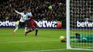 Soccer Football - Premier League - West Ham United v Liverpool - London Stadium, London, Britain - January 29, 2020   West Ham United's Lukasz Fabianski saves a shot from