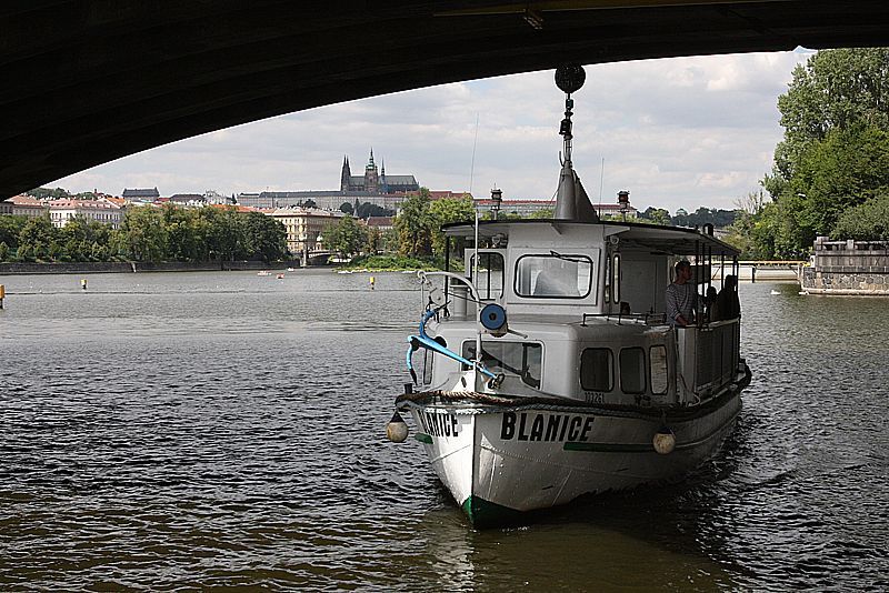 Pražské přívozy na Vltavě