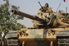 Turci ostřelují syrské Kurdy, přijíždějí další tanky. V Ankaře jedná ruský generál