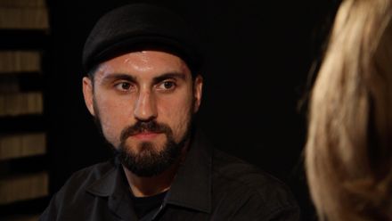 Bez zbraní není nezávislost, říká anarchistický hacker, který bojoval s Kurdy proti Islámskému státu