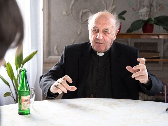 Arcibiskup Jan Graubner během rozhovoru.