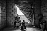 Na Czech Press Photo byl v kategorii Problémy dnešní doby nominován i jeho další snímek. Zachytil na něm syrské uprchlíky v Libanonu.