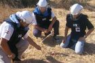 Nová studie: 400 milionů lidí žije na minovém poli