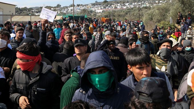 Migranti na řeckém ostrově Lesbos v březnu 2020 (ilustrační foto)