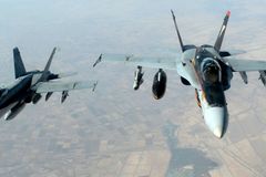 Austrálie rozšířila nálety na Islámský stát, její letouny poprvé udeřily v Sýrii