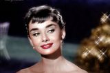 Audrey Hepburnová (1929-1993). Proslavila se zejména rolí ve filmu Snídaně u Tiffanyho, původně však studovala tanec.