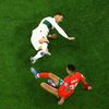 Cristiano Ronaldo a Badr Banún ve čtvrtfinále MS 2022 Maroko - Portugalsko
