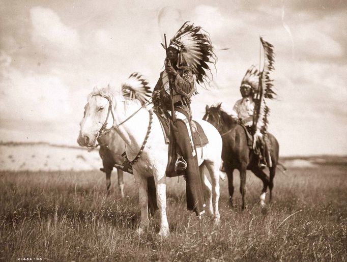 Podívejte se na unikátní magické kouzlo starých fotografií amerických indiánů jak je zachytil okolo roku 1900 fotograf Edward Sheriff Curtis.