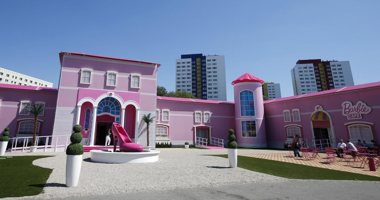 Fotogalerie: Barbie Dreamhouse v Berlíně