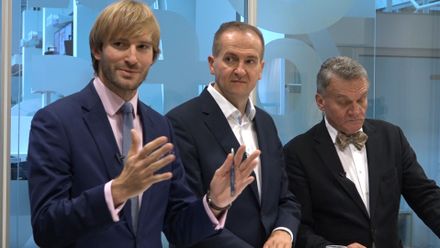 Komu z Čechů dopřát nejmodernější léčbu a komu ne? Budou na ni peníze? Sledujte debatu s experty