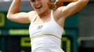 Nicole Vaidišová se raduje poté, co v osmifinále wimbledonského turnaje porazila Mauresmovou.