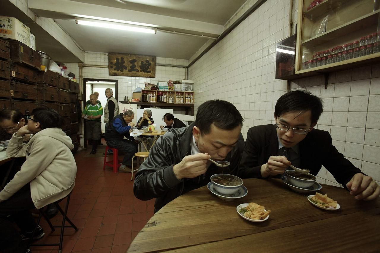 Fotogalerie: V Hongkongu mají rádi hady. Nejlépe na talíři.